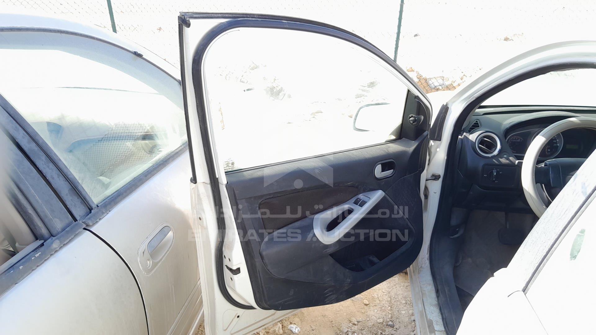2011 FORD FIGO VIN: MAJTJ21D2BAE38340