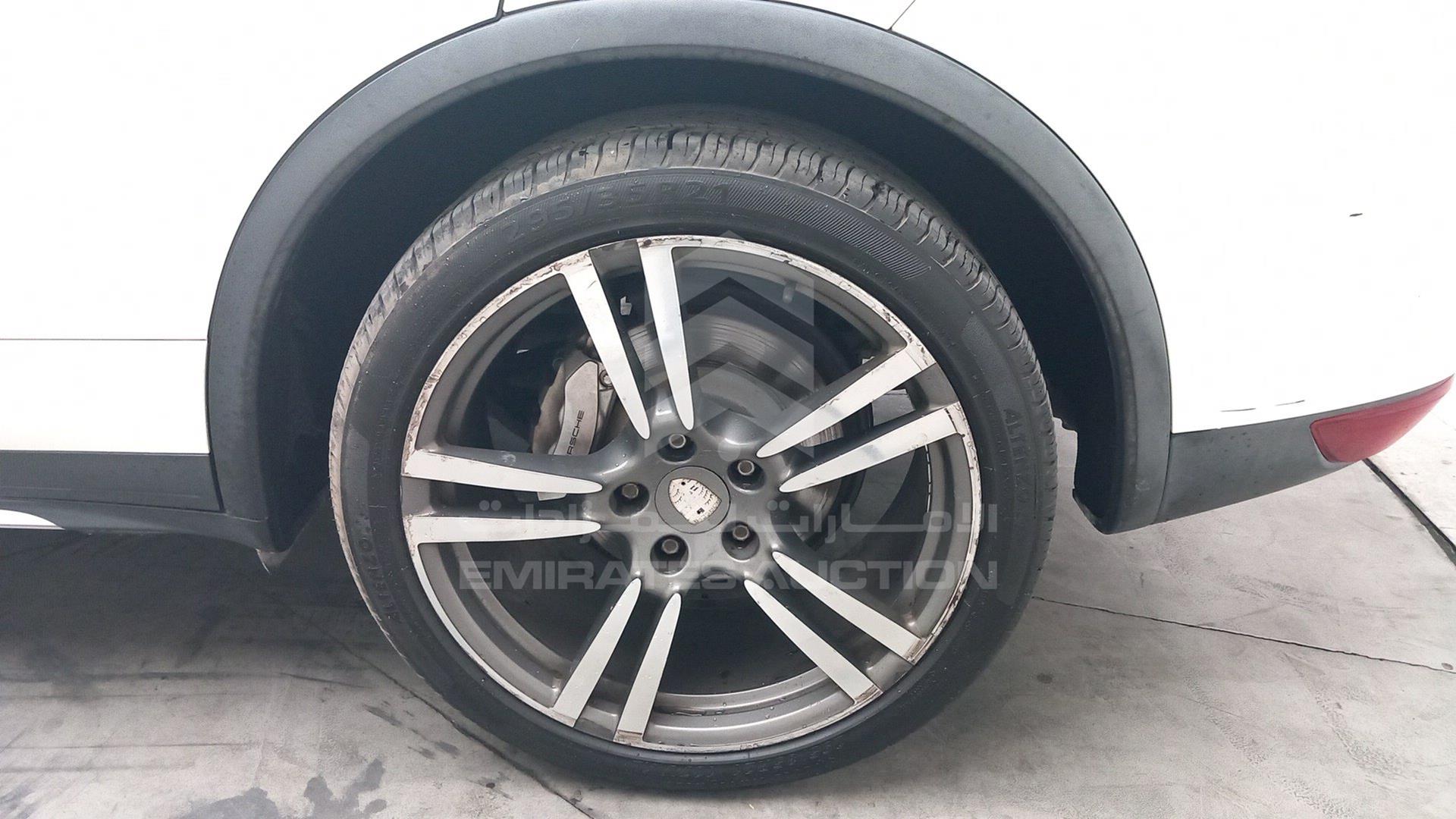 2011 PORSCHE CAYENNE VIN: WP1ZZZ92ZBLA50727