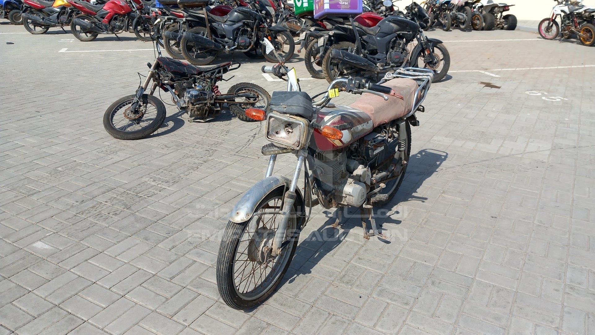 0 HONDA MOTORBIKE VIN: CJ30364005130