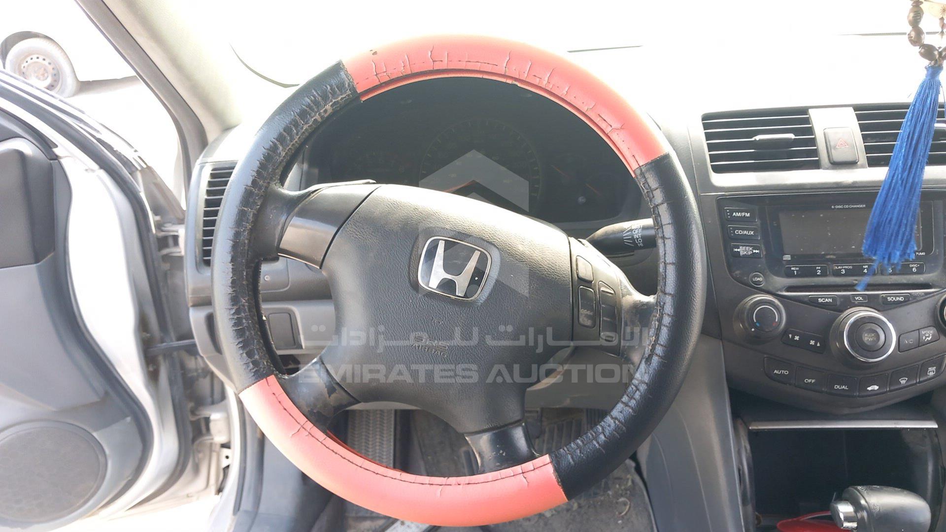 2004 HONDA ACCORD VIN: JHMCM56734C400916