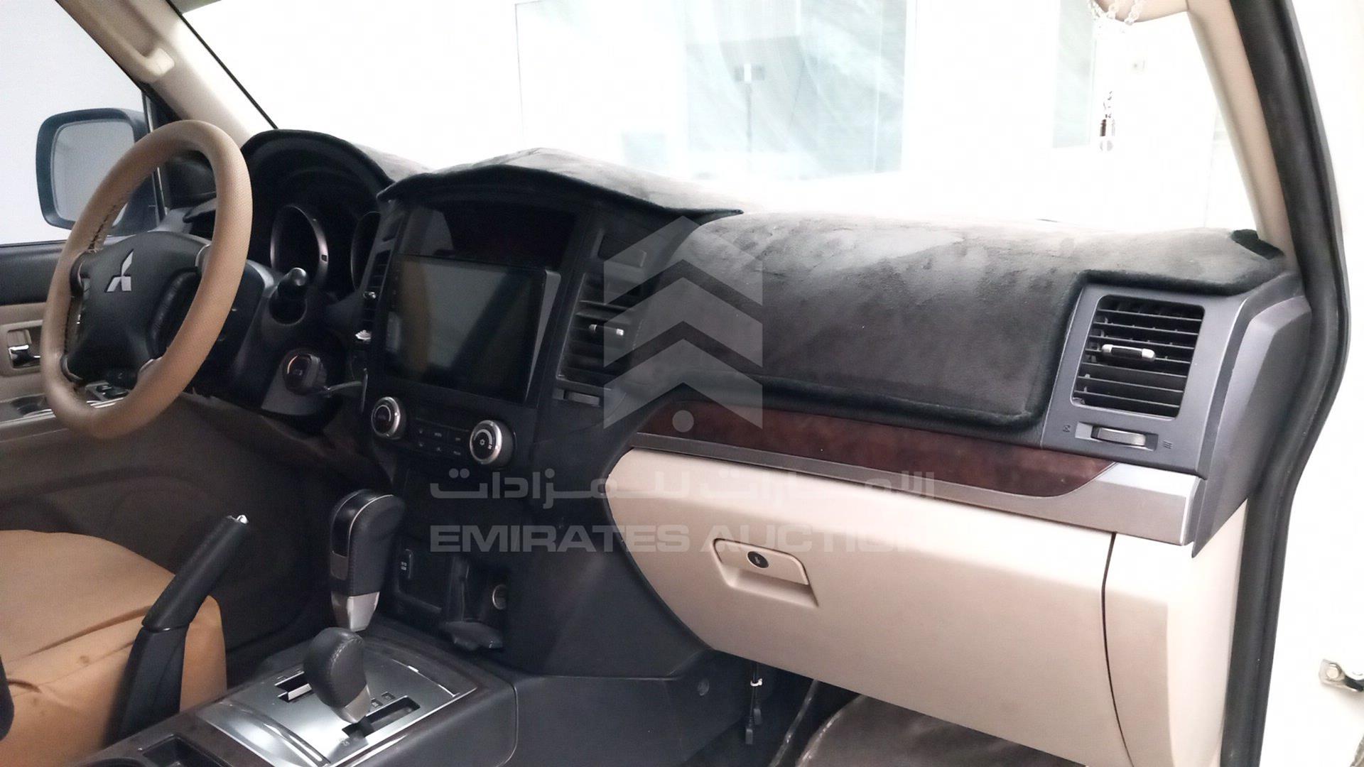 2011 MITSUBISHI PAJERO VIN: JMYLV97WB706495