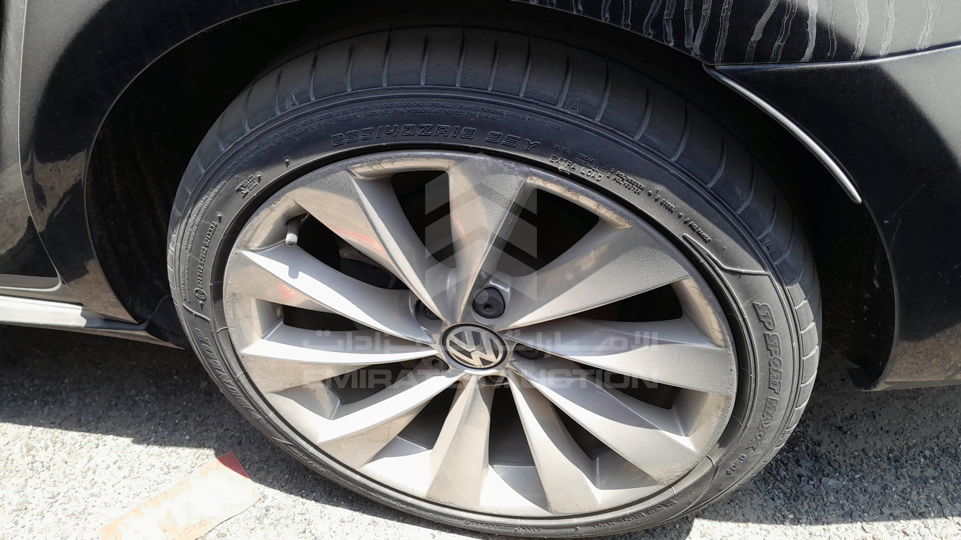 WVWAC23CXBE700272 - 2011 Volkswagen CC - #490230