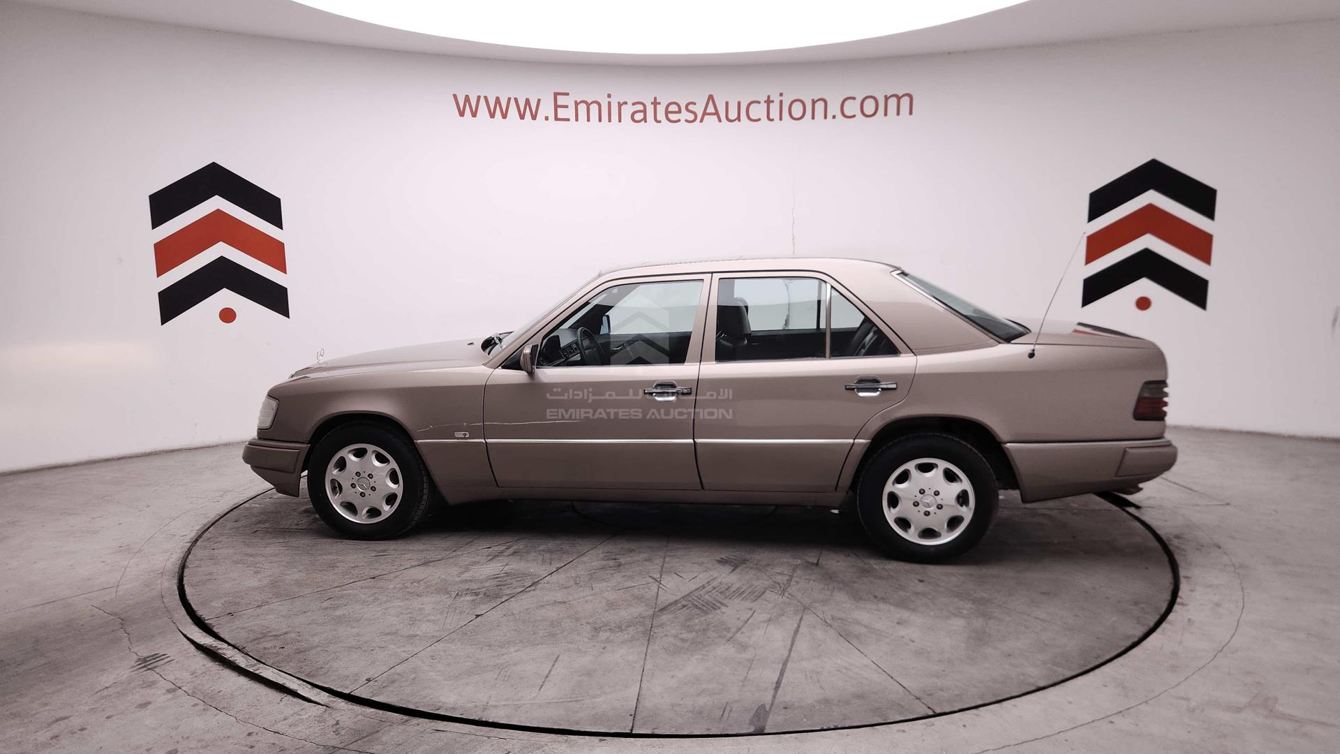 1993 MERCEDES E320 VIN: WDB1240321B880273