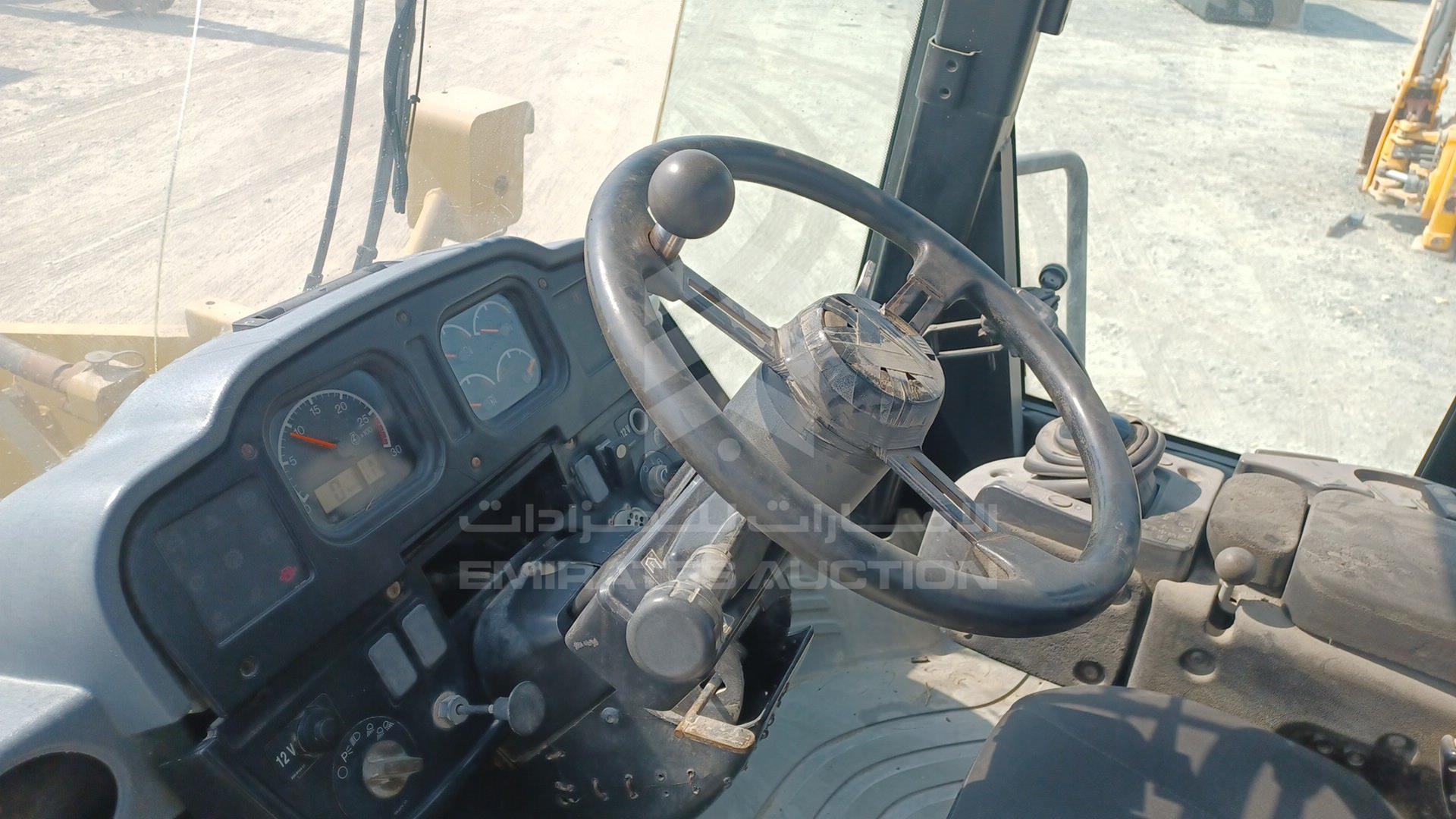 2007 CATERPILLAR --- VIN: CAT0950HHN1A00988