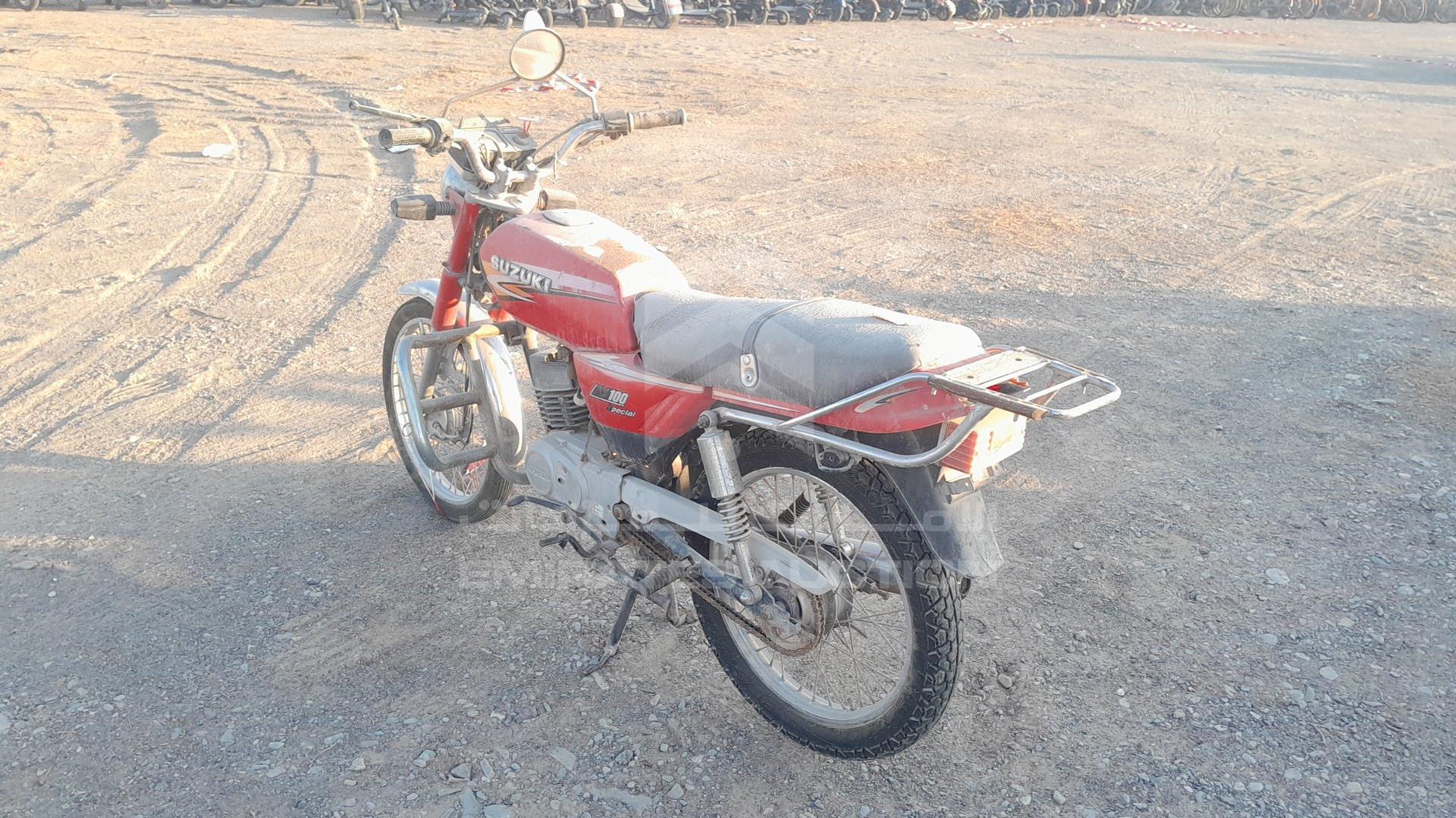 2007 SUZUKI MOTORBIKE VIN: LC6PAGA1070849692