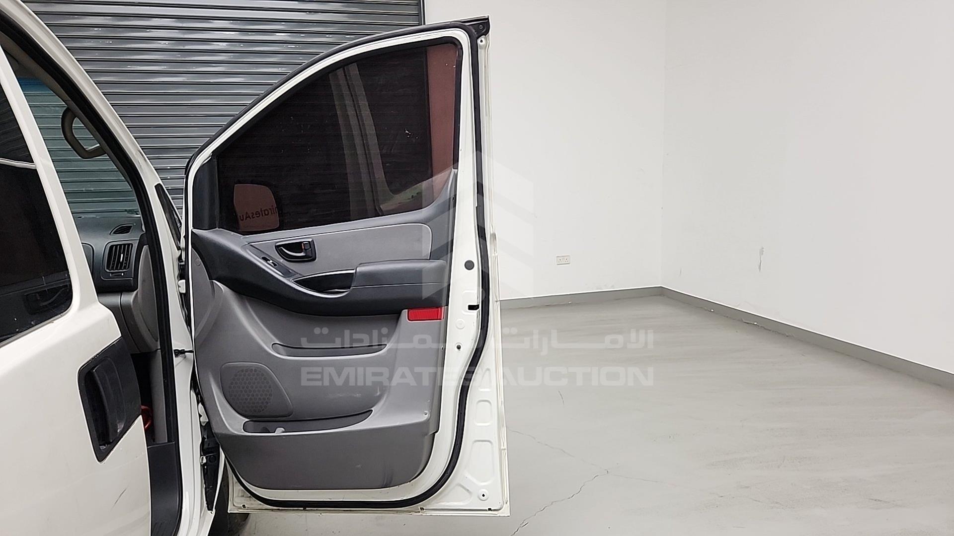 2021 HYUNDAI H1 VIN: KMJWA37R8MU187736