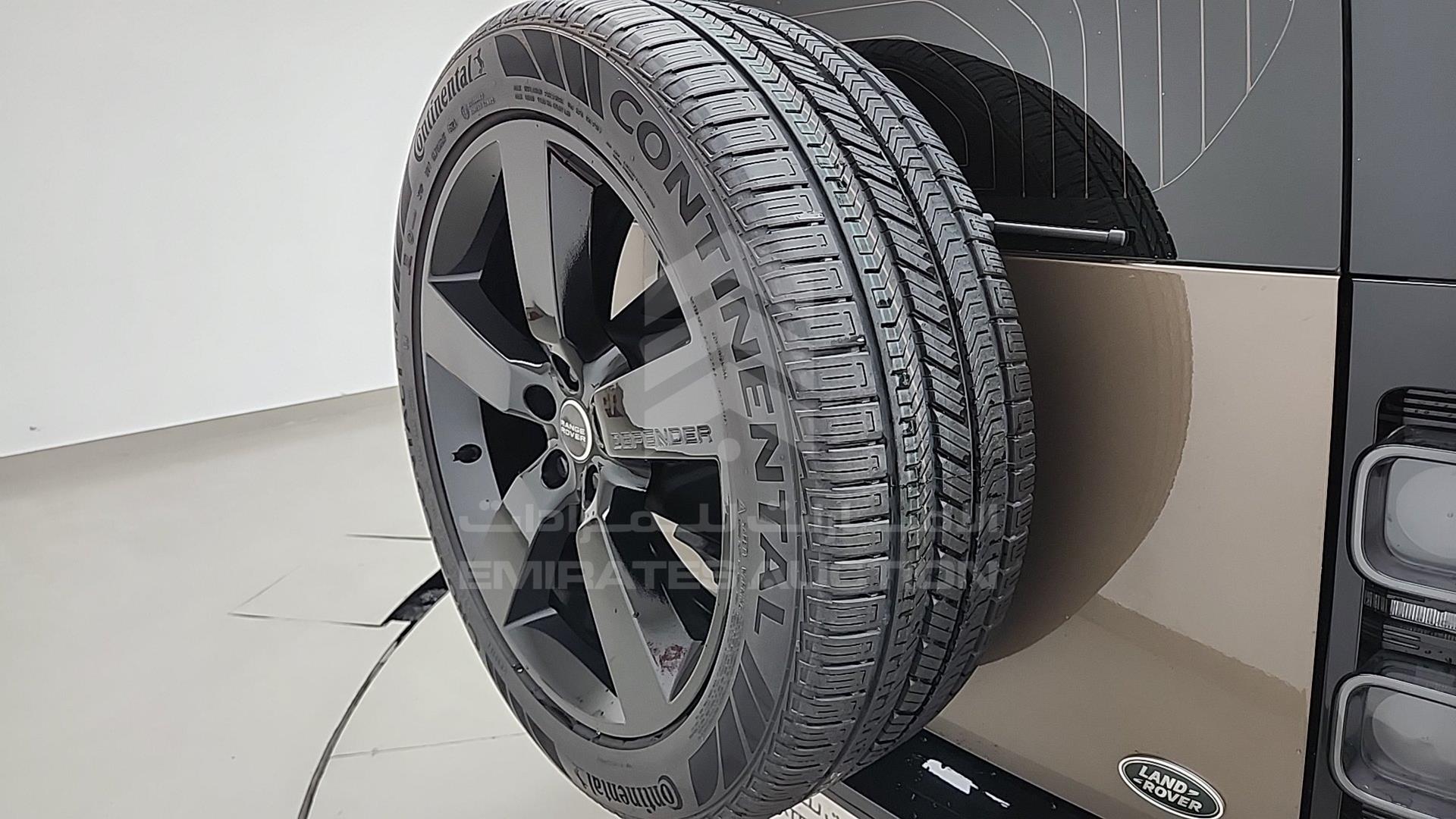 2022 LAND ROVER DEFENDER VIN: SALEA6BU1N2102059