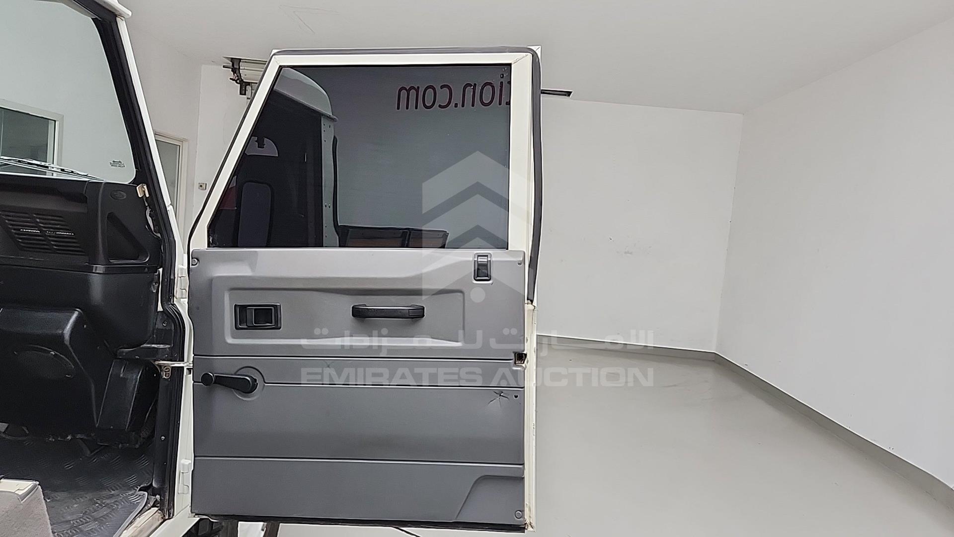 1999 LAND ROVER DEFENDER VIN: SALLDHAD8XA162422