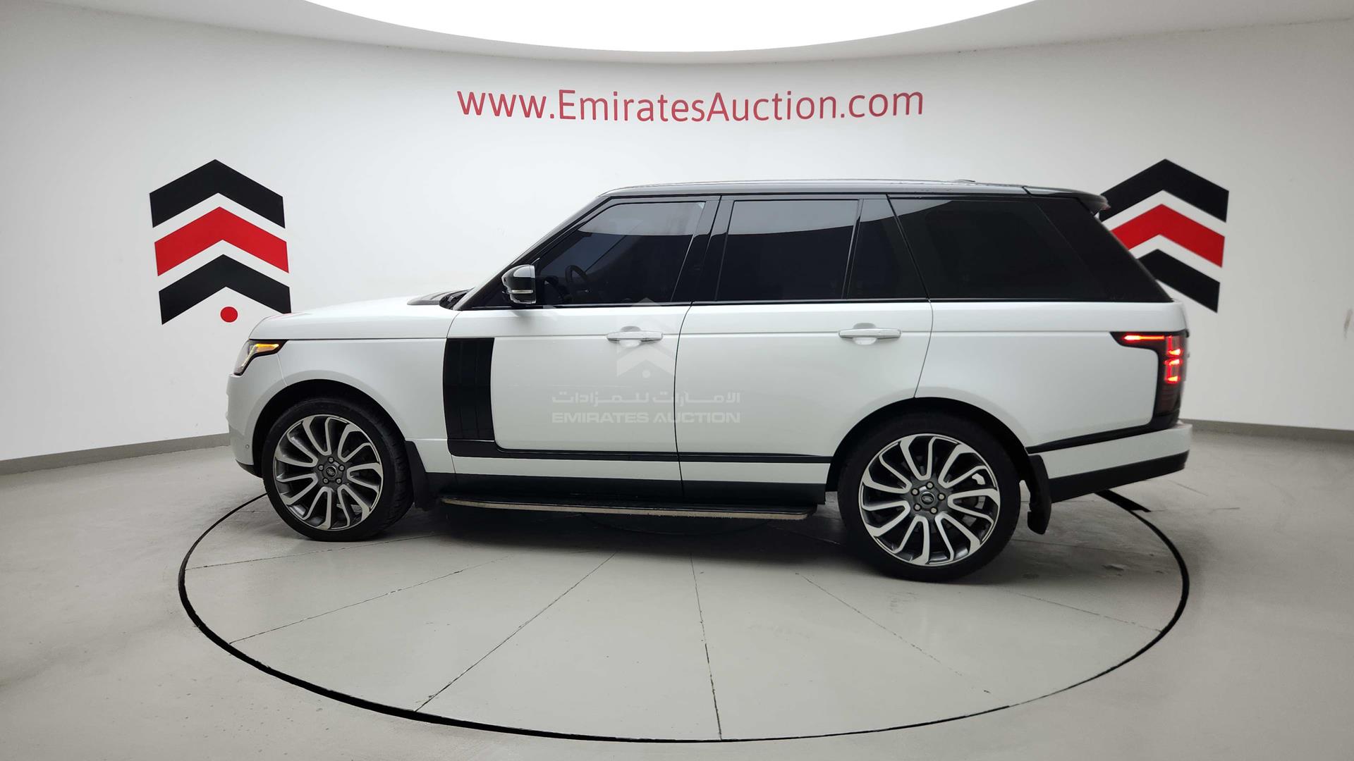 2014 RANGE ROVER VOGUE VIN: SALGA2EF8EA137587