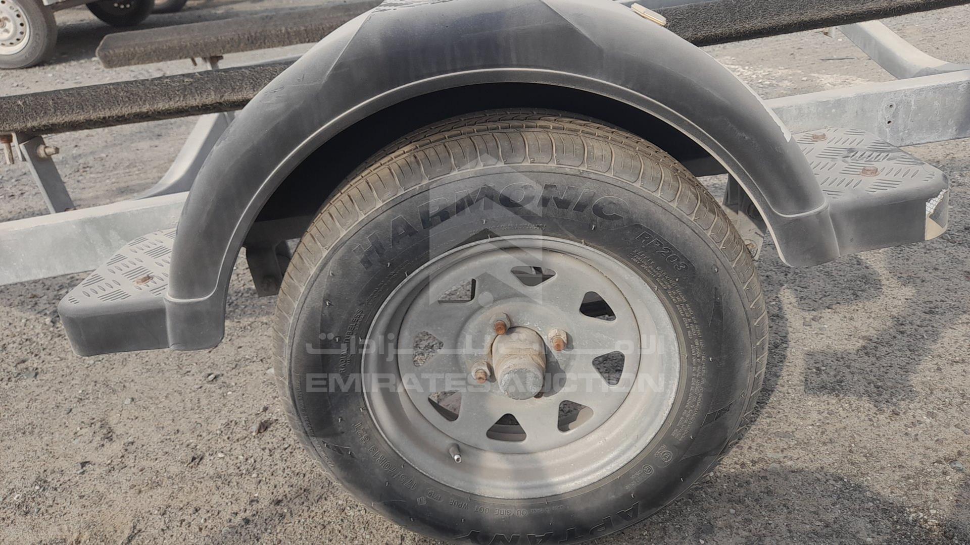 2019 TRAILER LOCAL VIN: D081353DXBTRAILER