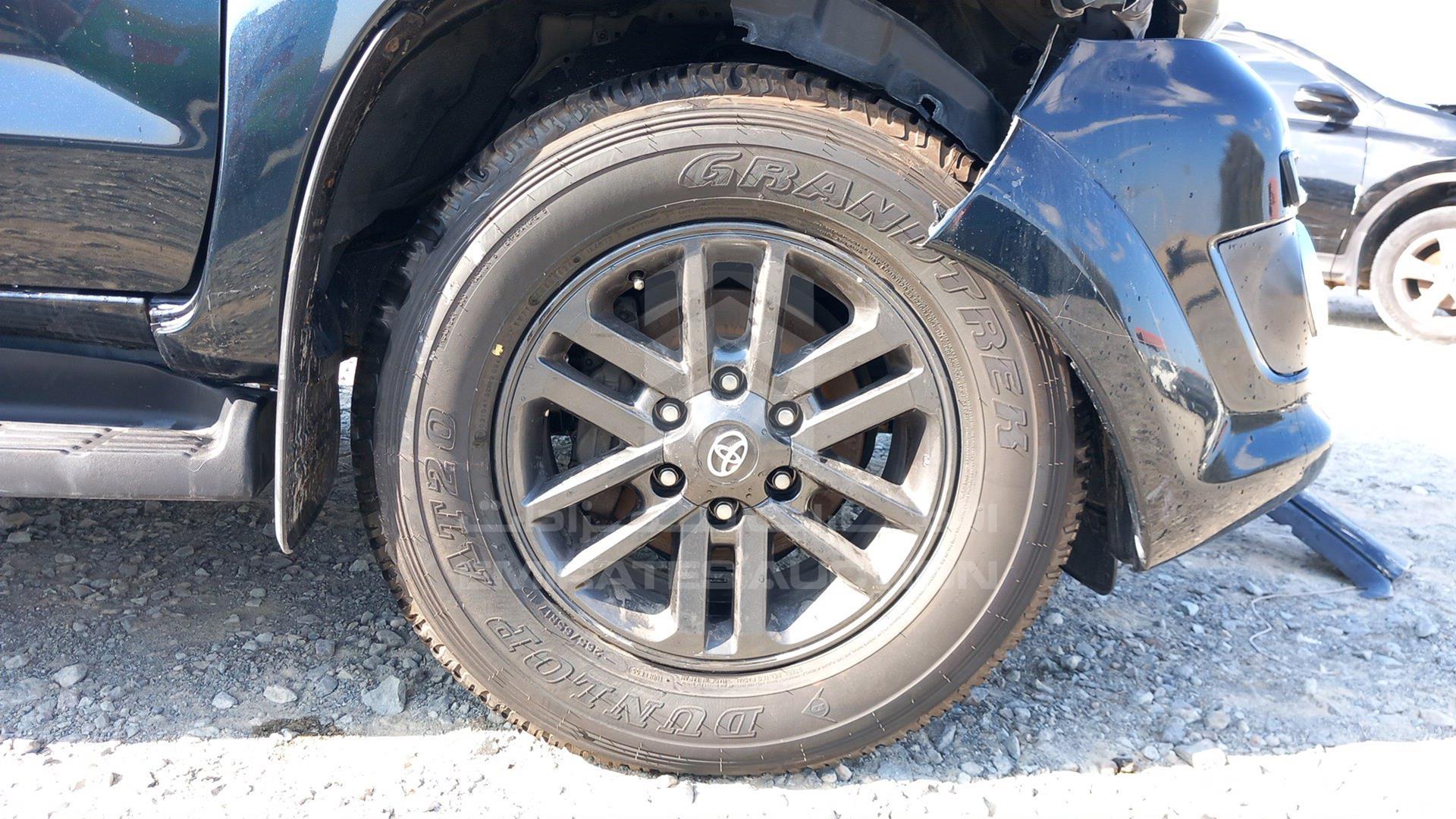 2015 TOYOTA FORTUNER VIN: MHFYU59G4F7039540