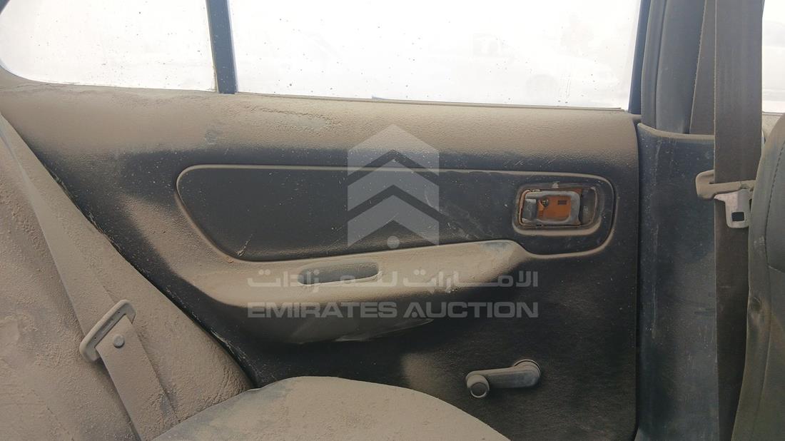 نيسان صني 1999 — الباب الخلفي الأيسر — صورة 18