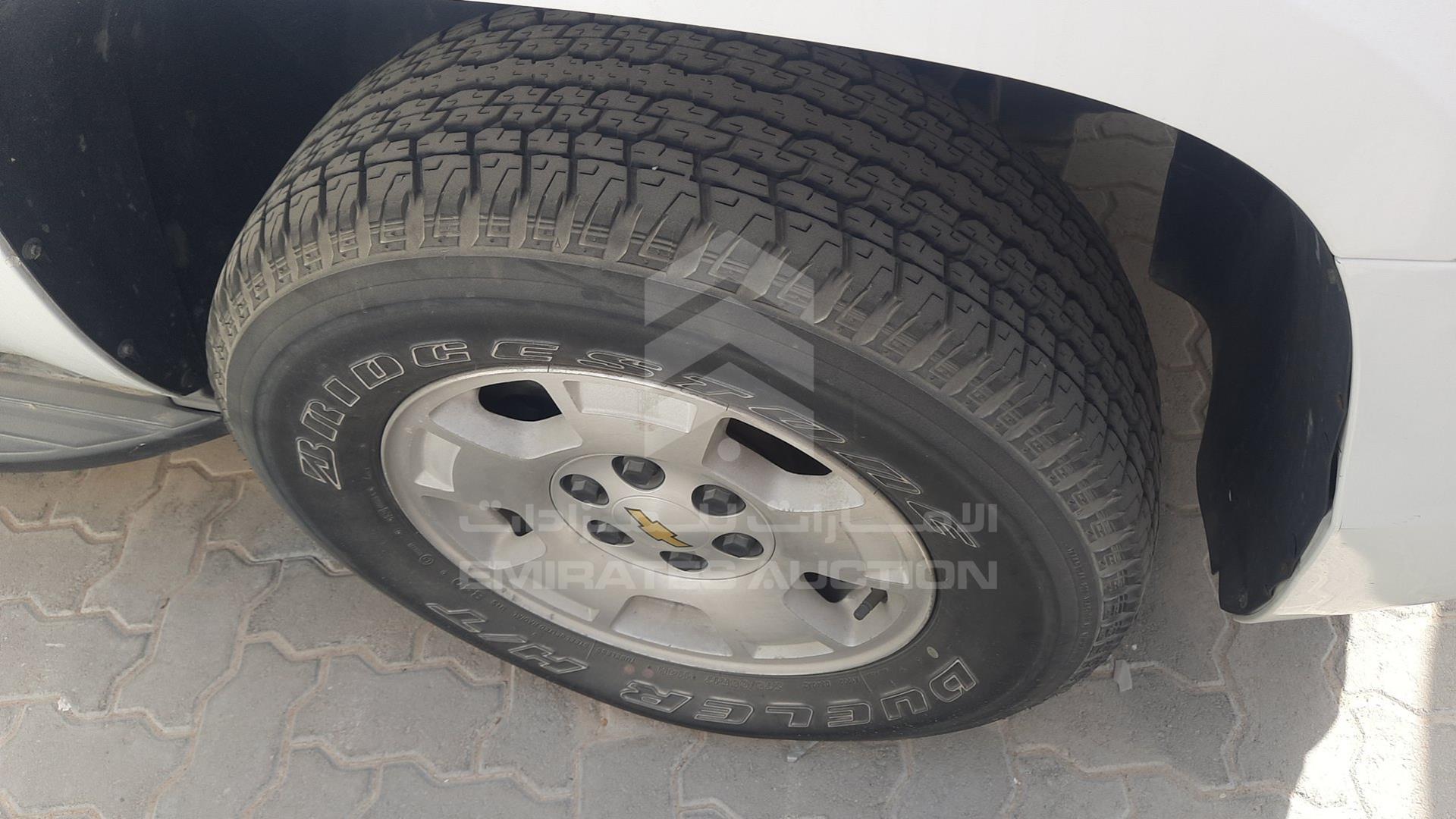 2010 CHEVROLET TAHOE VIN: 1GNUKAE02AR264285