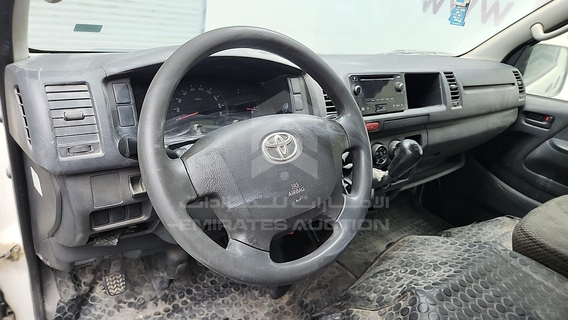 2015 TOYOTA HIACE VIN: JTGRX12PXF8046161
