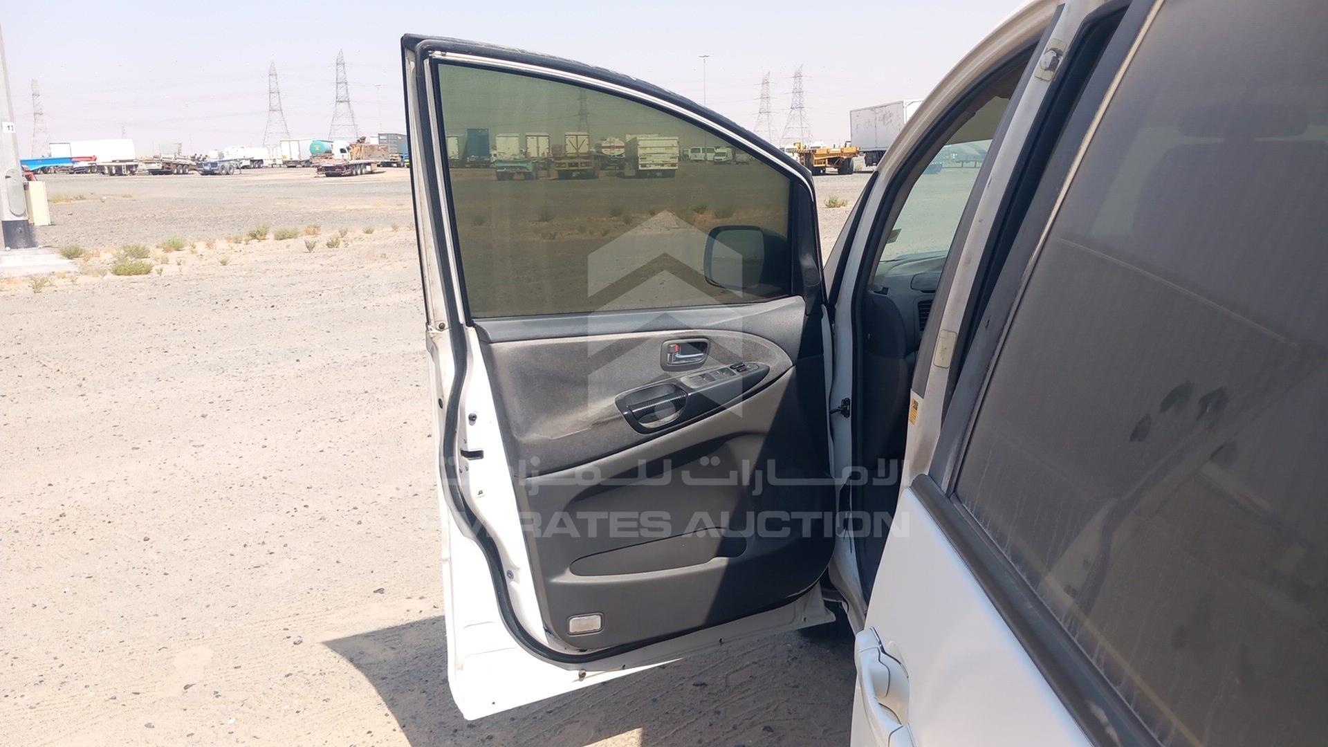 2005 TOYOTA PREVIA VIN: JTEGD32M457019830