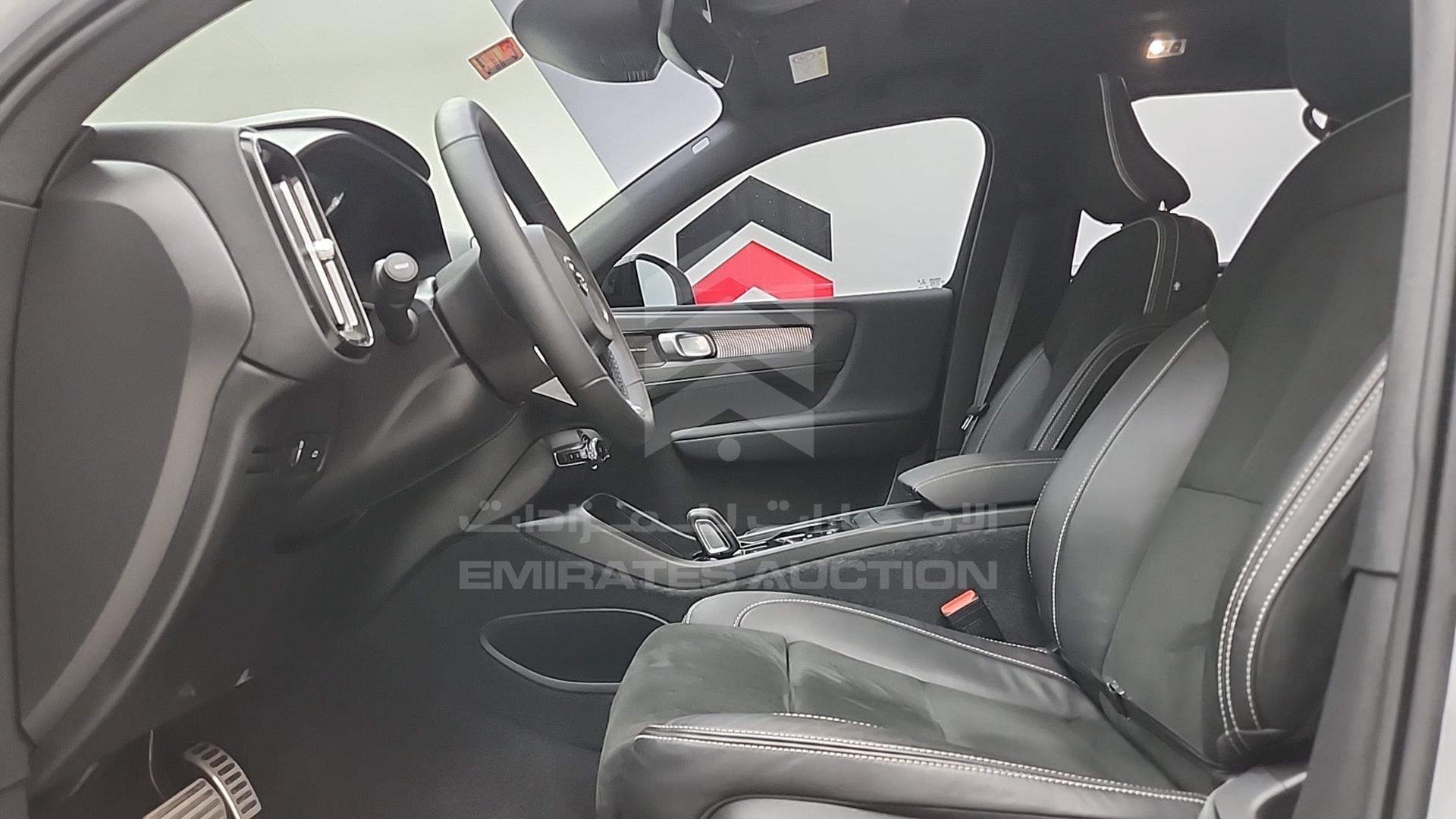 2022 VOLVO XC 40 VIN: YV1AKAXZ7N2696824