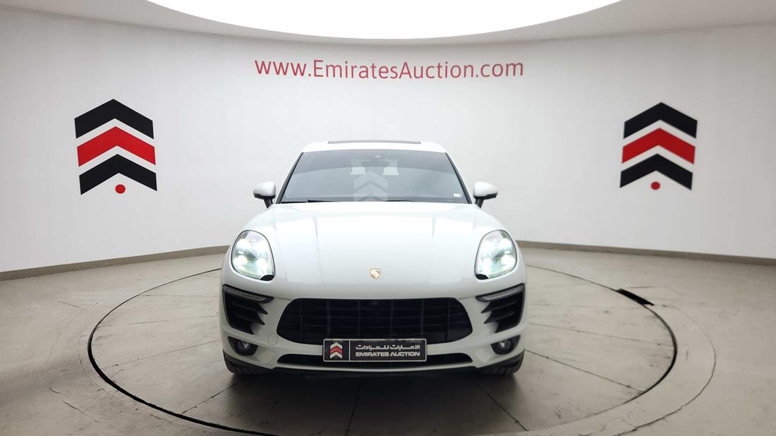 2017 Porsche Macan — 360-degree view