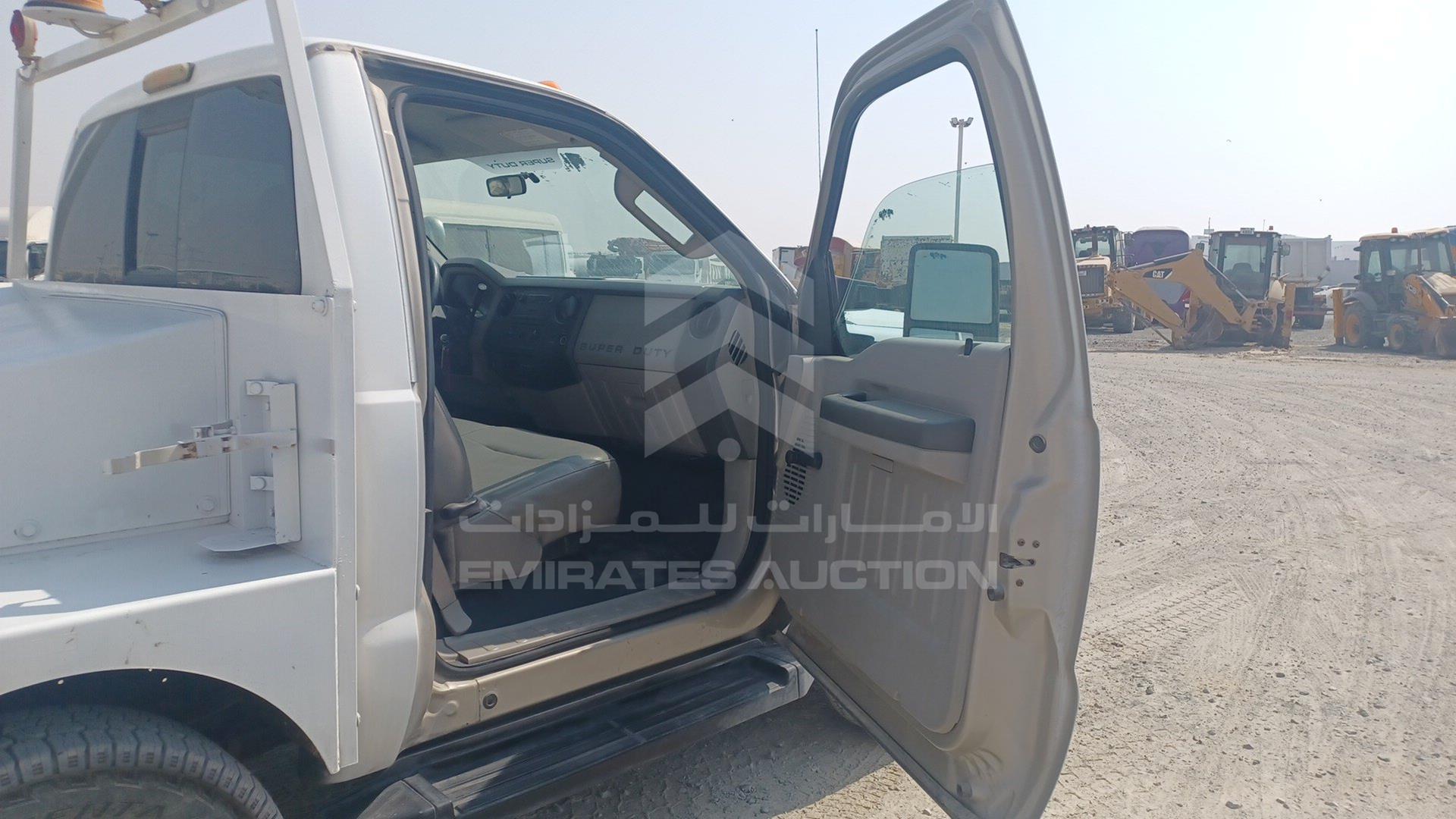 2008 FORD F 350 VIN: 1FDWF35R48EA80415