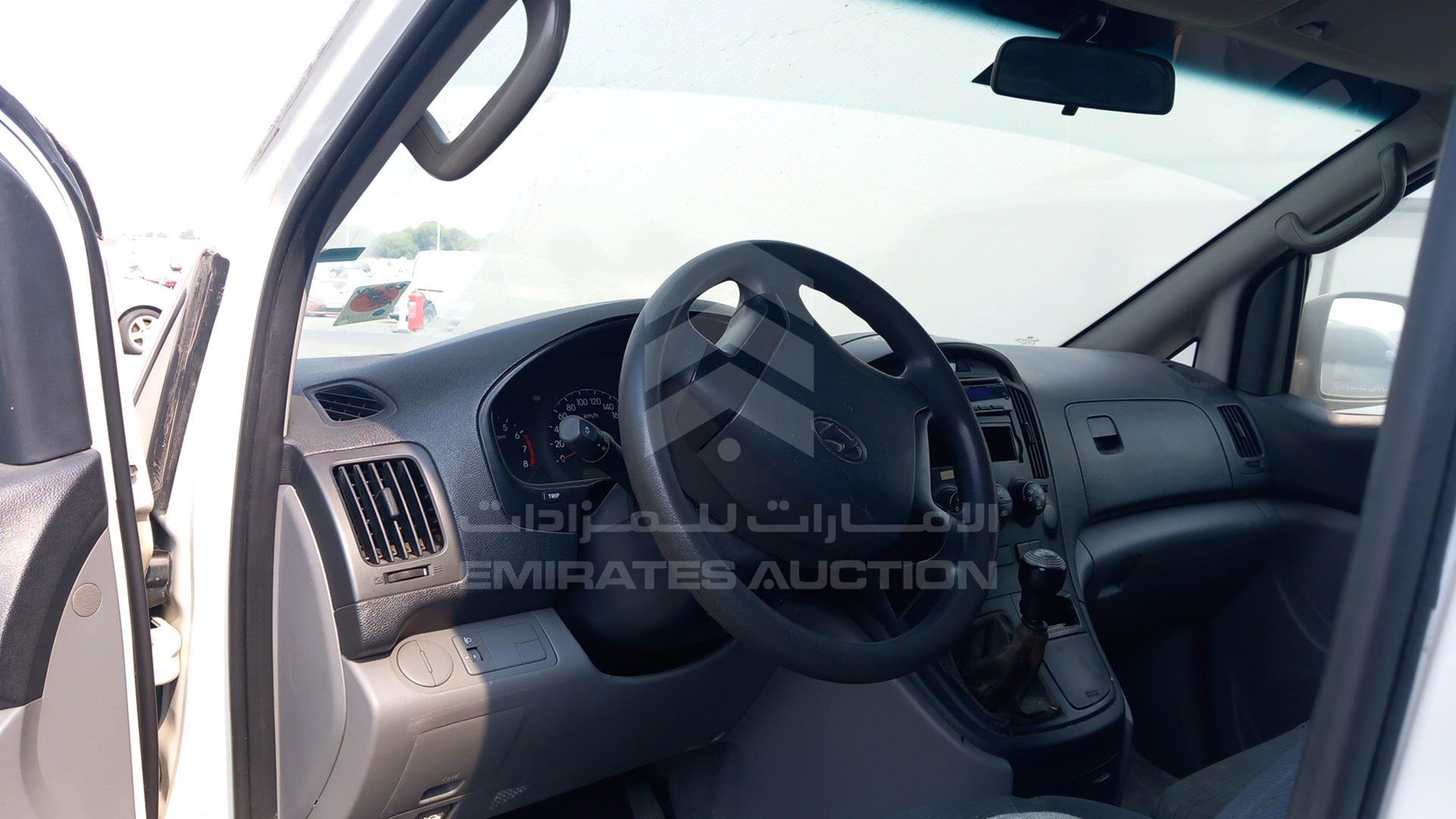 2013 HYUNDAI H1 VIN: KMHWG81R6DU548337