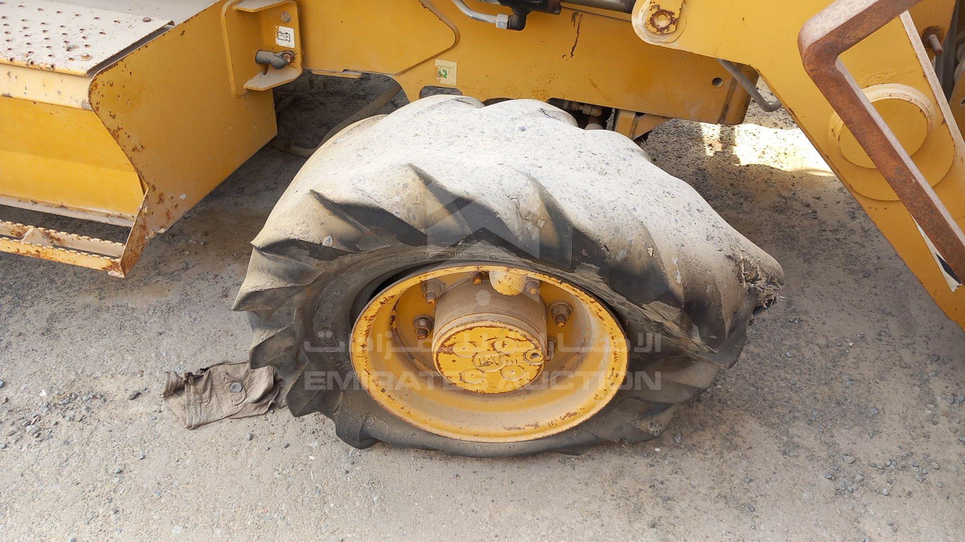 2012 CATERPILLAR 422E VIN: CAT0422ETMAW01639