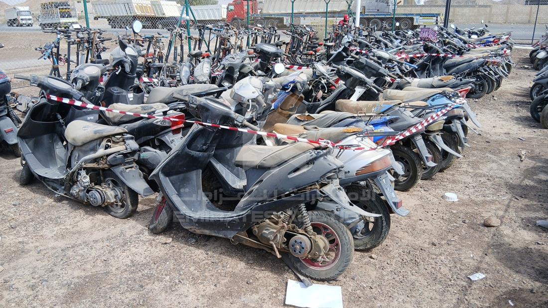 20 Scooter - Scrap without document — Rear Left Angle — Photo 6
