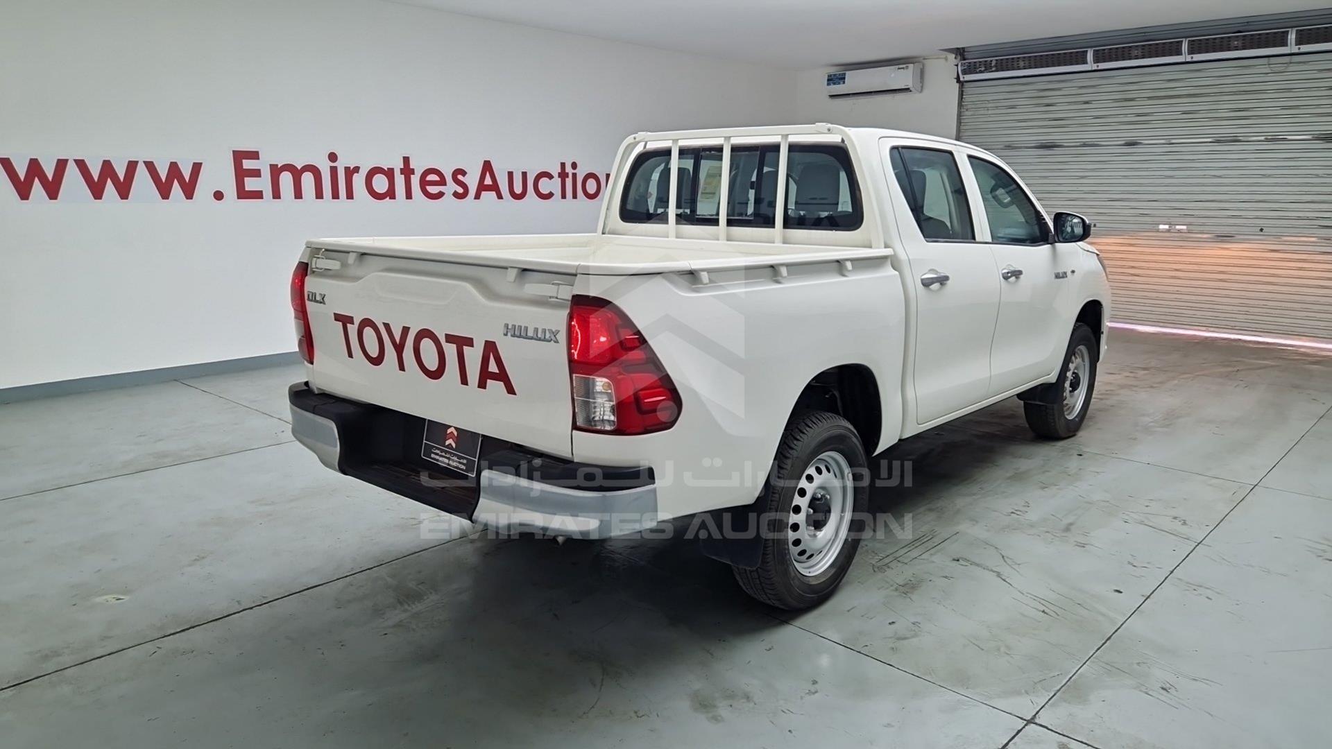 2018 TOYOTA HILUX VIN: MR0DB8CD8J0174166