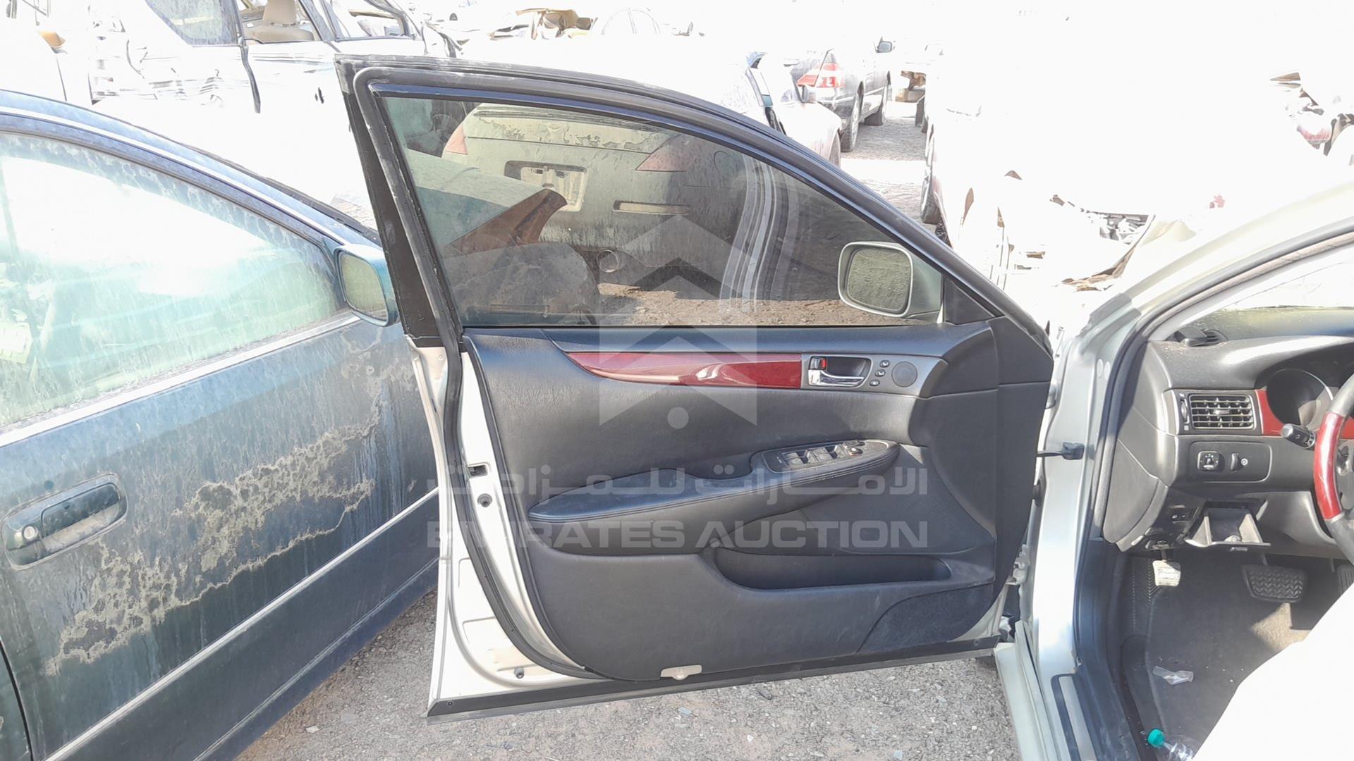 2004 LEXUS ES 330 VIN: JTHBA30G745034853