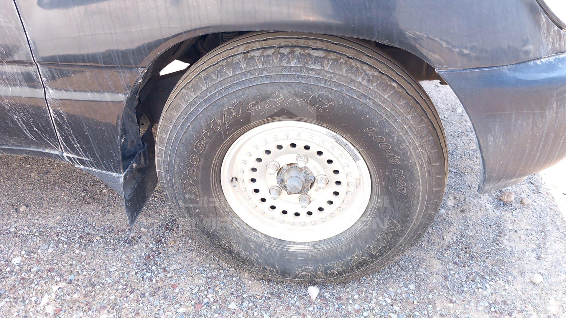 2002 TOYOTA LAND CRUISER VIN: JTEHJ09J425051384