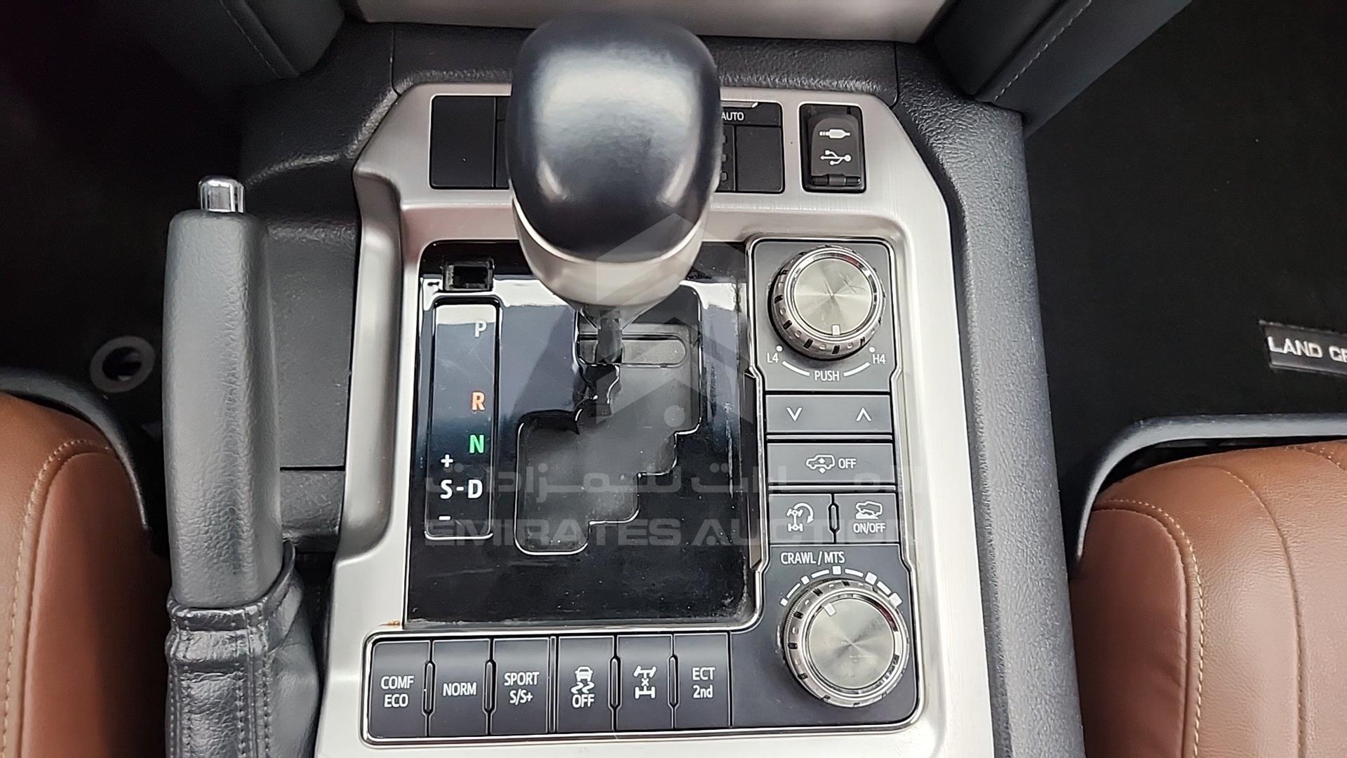 2018 TOYOTA LAND CRUISER VIN: JTMHY05J6J4073218