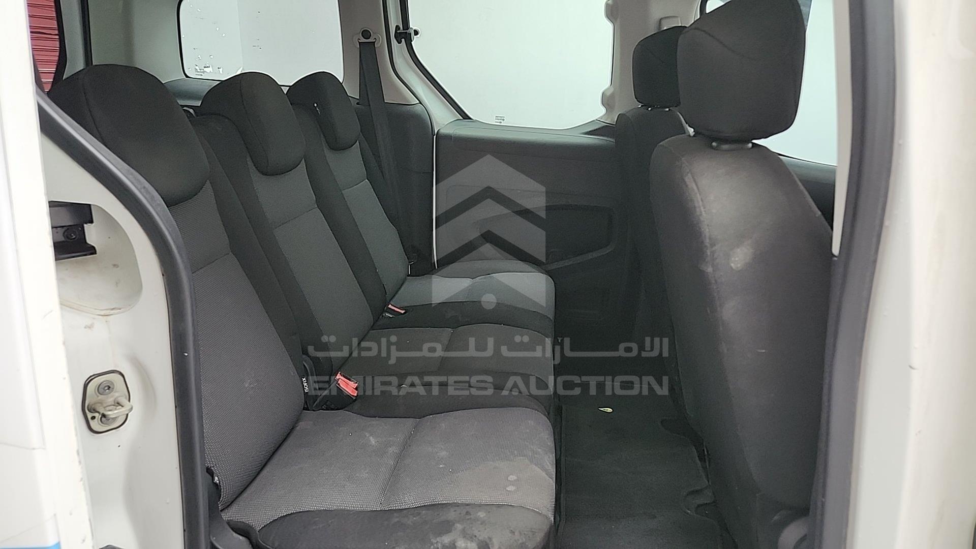 2018 PEUGEOT PARTNER VIN: VF37JNFUXJJ584167