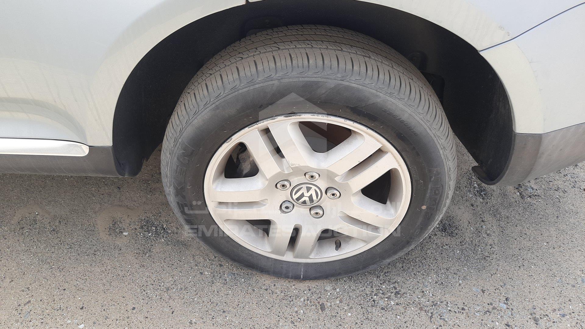 WVGAE27L06D048337 - 2006 Volkswagen Touareg - #353928