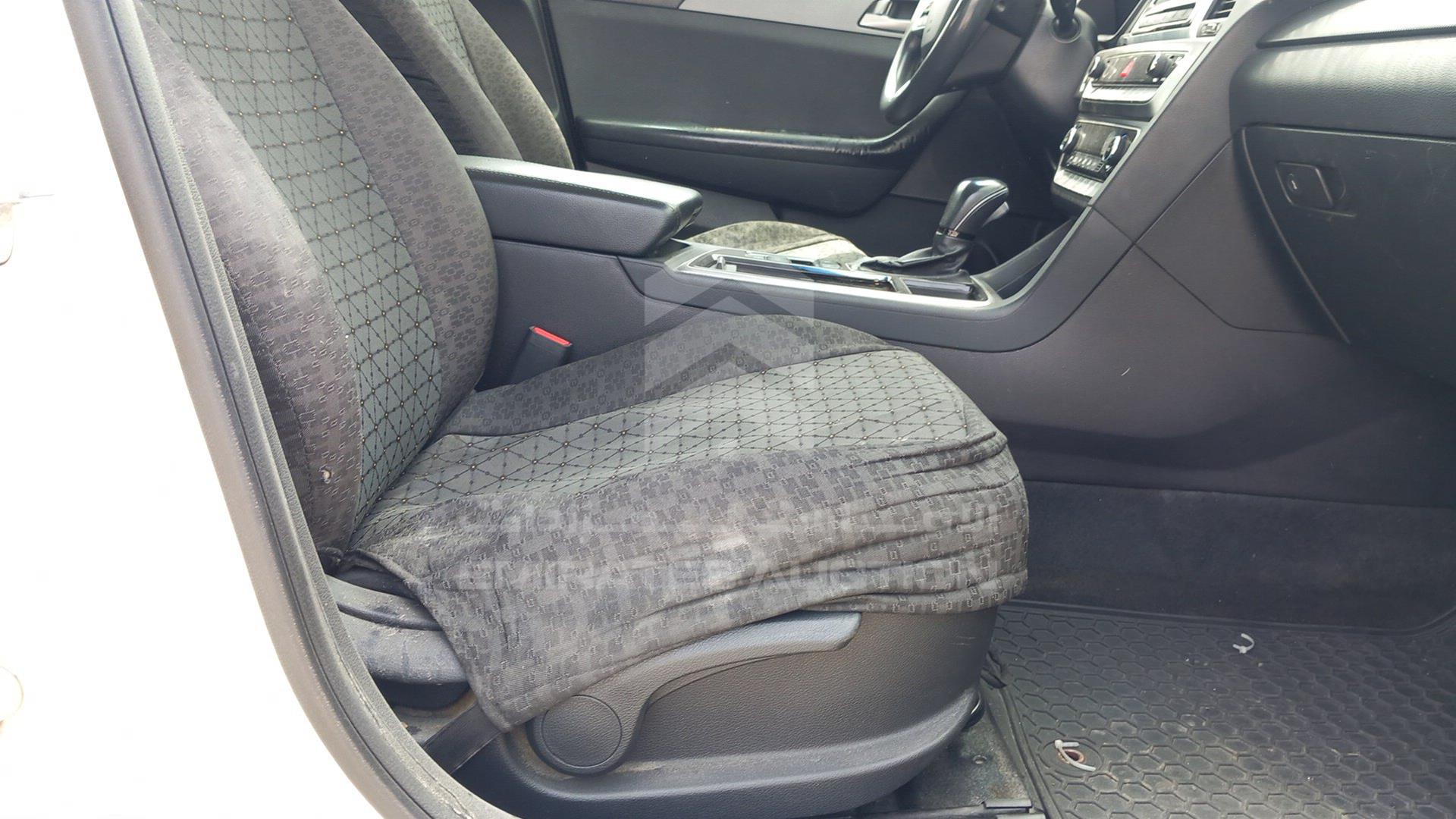 2019 HYUNDAI SONATA VIN: KMHE24137KA093026
