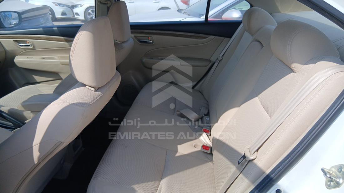 سوزوكي سياز 2023 — زاوية الراكب الخلفي اليسرى — صورة 20