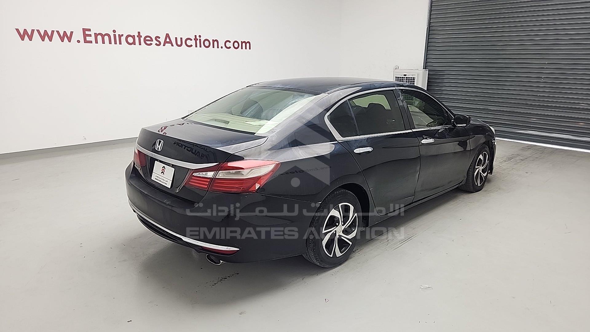 2017 HONDA ACCORD VIN: 1HGCR2F39HA102131
