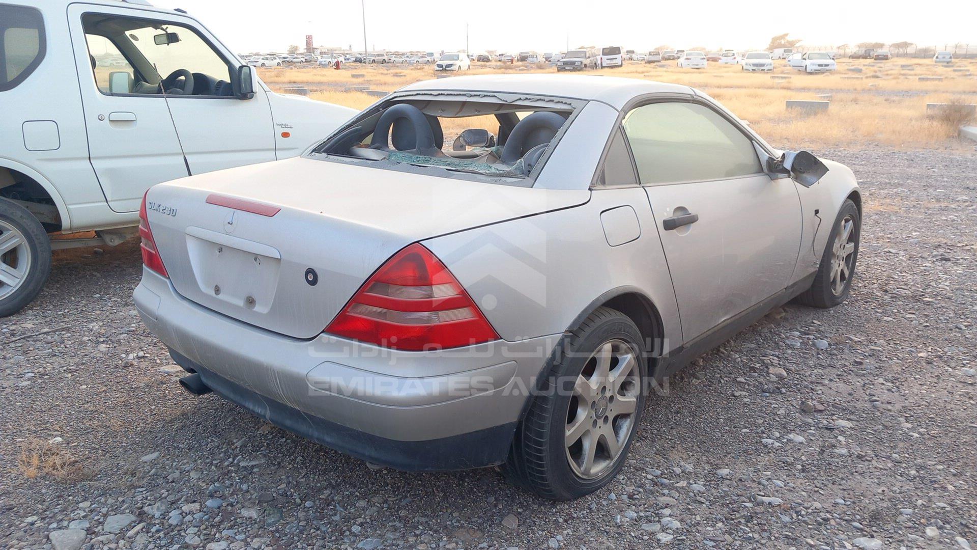 2000 MERCEDES CLK 230 VIN: WDB1704471F138252