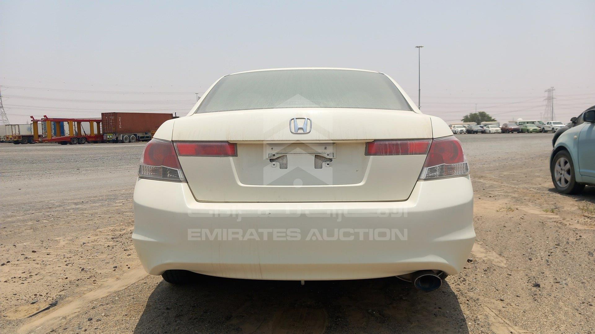 2011 HONDA ACCORD VIN: JHMCP2639BC402461