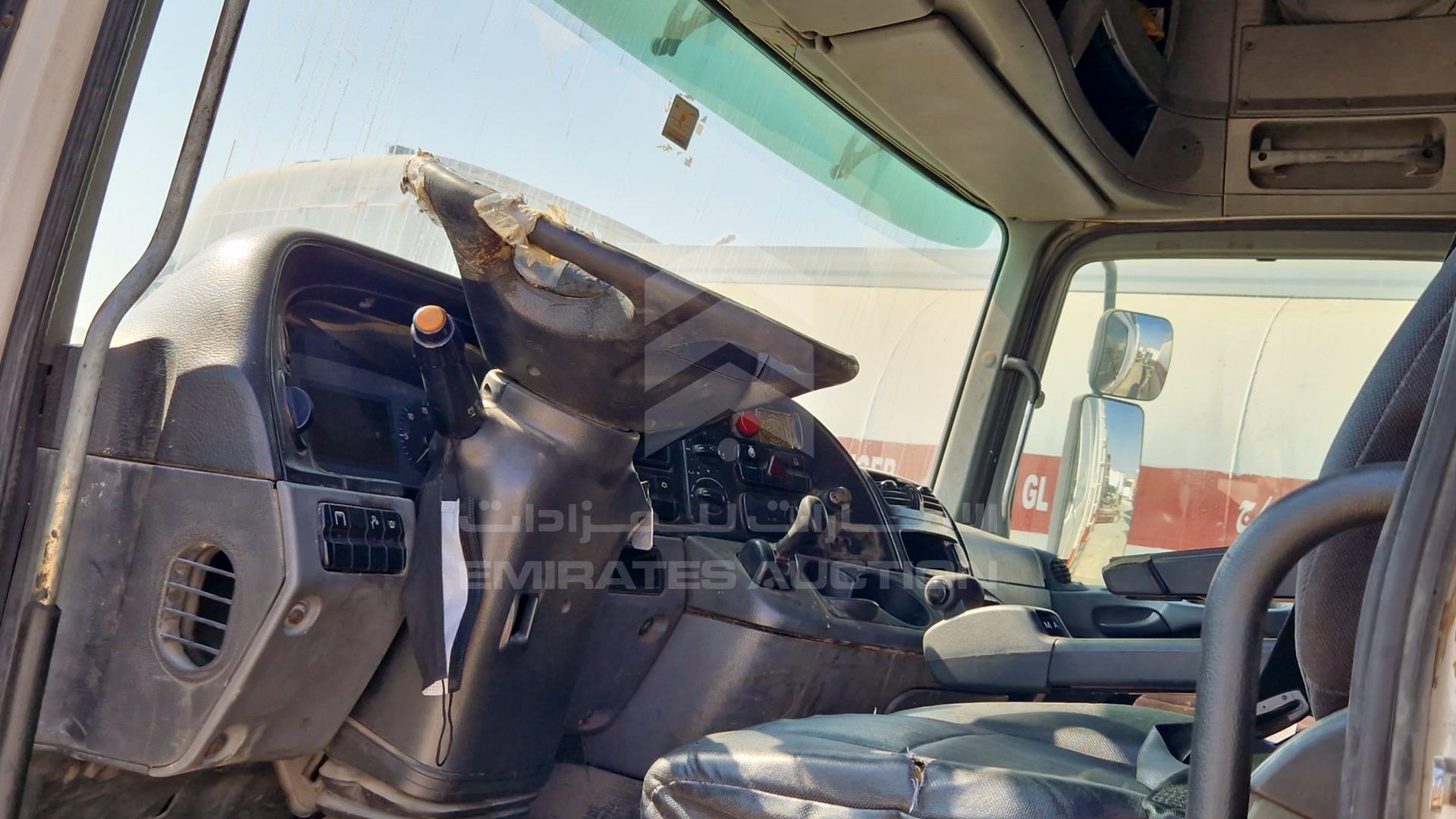 2008 MERCEDES ACTROS VIN: WDAKHCAA98L279424