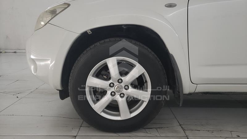 JTMBD31V685175120 Auction: EmiratesAuction Lot: 445927 JTMBD31V685175120 Toyota RAV 4 2008 WHITE Photo 33