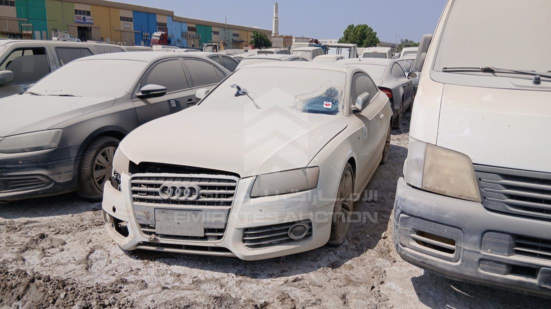 2011 Audi - Scrap without document — Front Left Angle — Photo 4