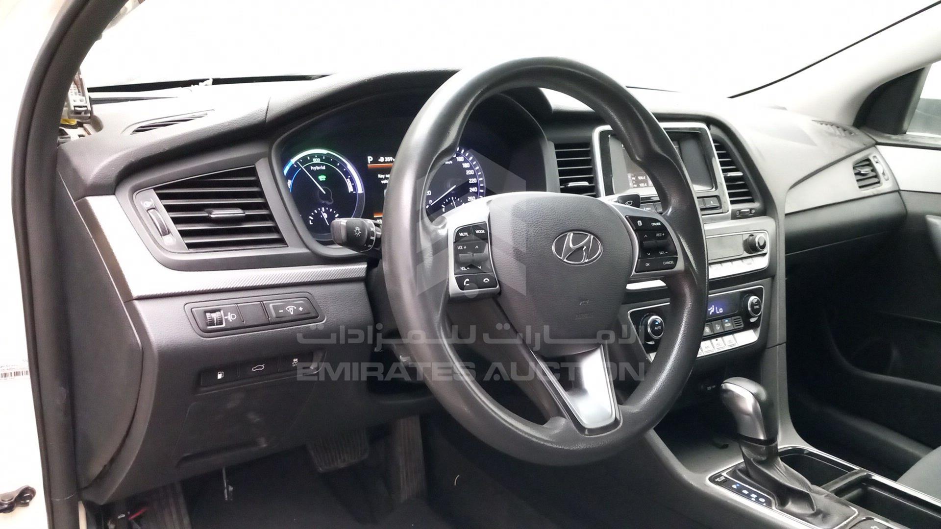 2019 HYUNDAI SONATA HYBRID VIN: KMHE24137KA093091