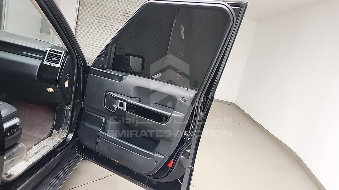 2008 Range Rover Vogue — Front Right Door — Photo 32