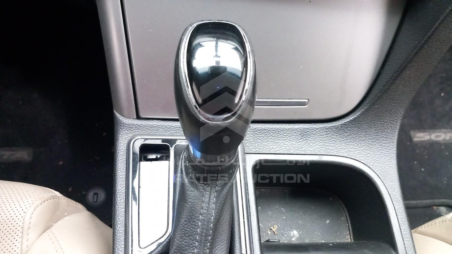 2016 HYUNDAI SONATA VIN: KMHE241G6GA168213