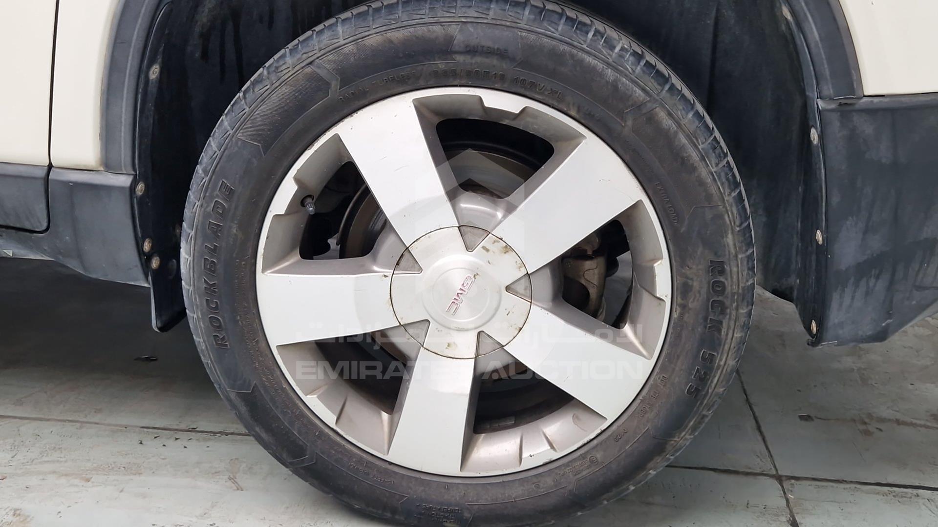 2009 GMC ACADIA VIN: 1GKEV33D69J114443