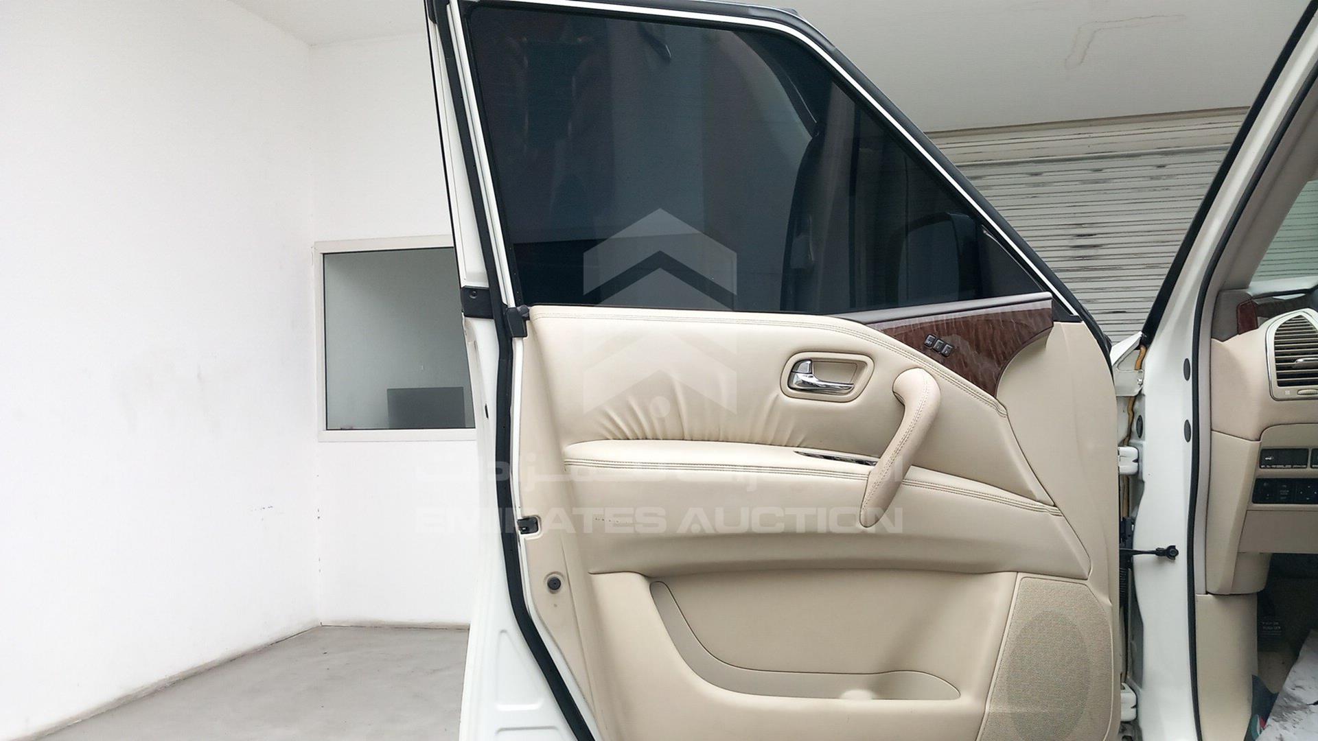 2011 NISSAN PATROL VIN: JN8AY25Y5B9008198