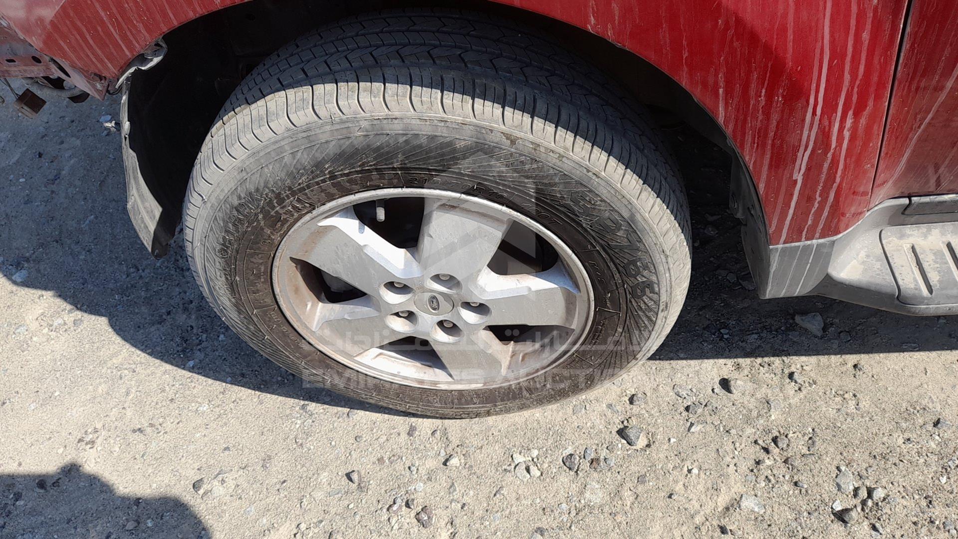 2010 FORD ESCAPE VIN: 1FMCU9DG5AKC03206
