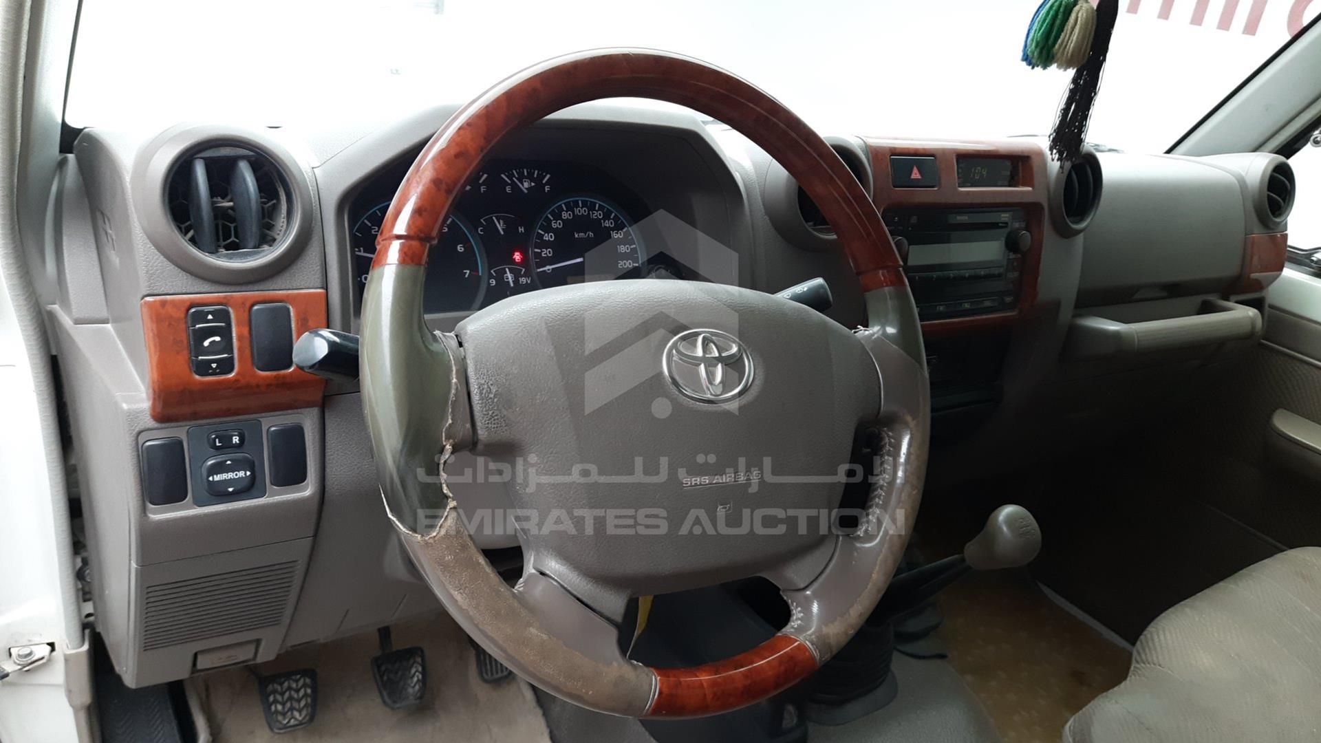 2013 TOYOTA LAND CRUISER VIN: JTFLU73J9D4538474