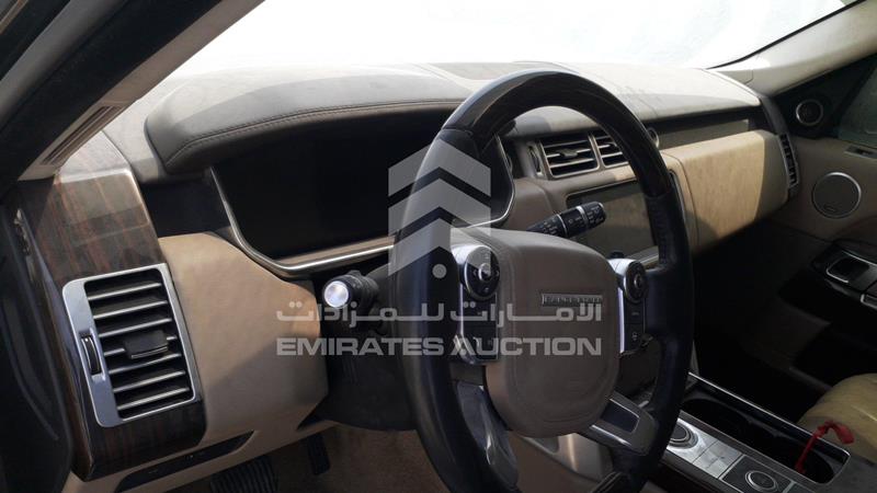SALGA2DF9GA260951 Auction: EmiratesAuction Lot: 408501 SALGA2DF9GA260951 Range Rover Vogue 2016 BLACK Photo 11