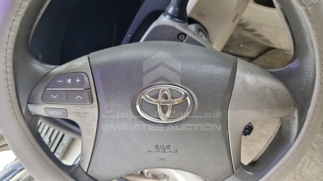 2007 Toyota Camry — Steering & Mounted Controls — Photo 14