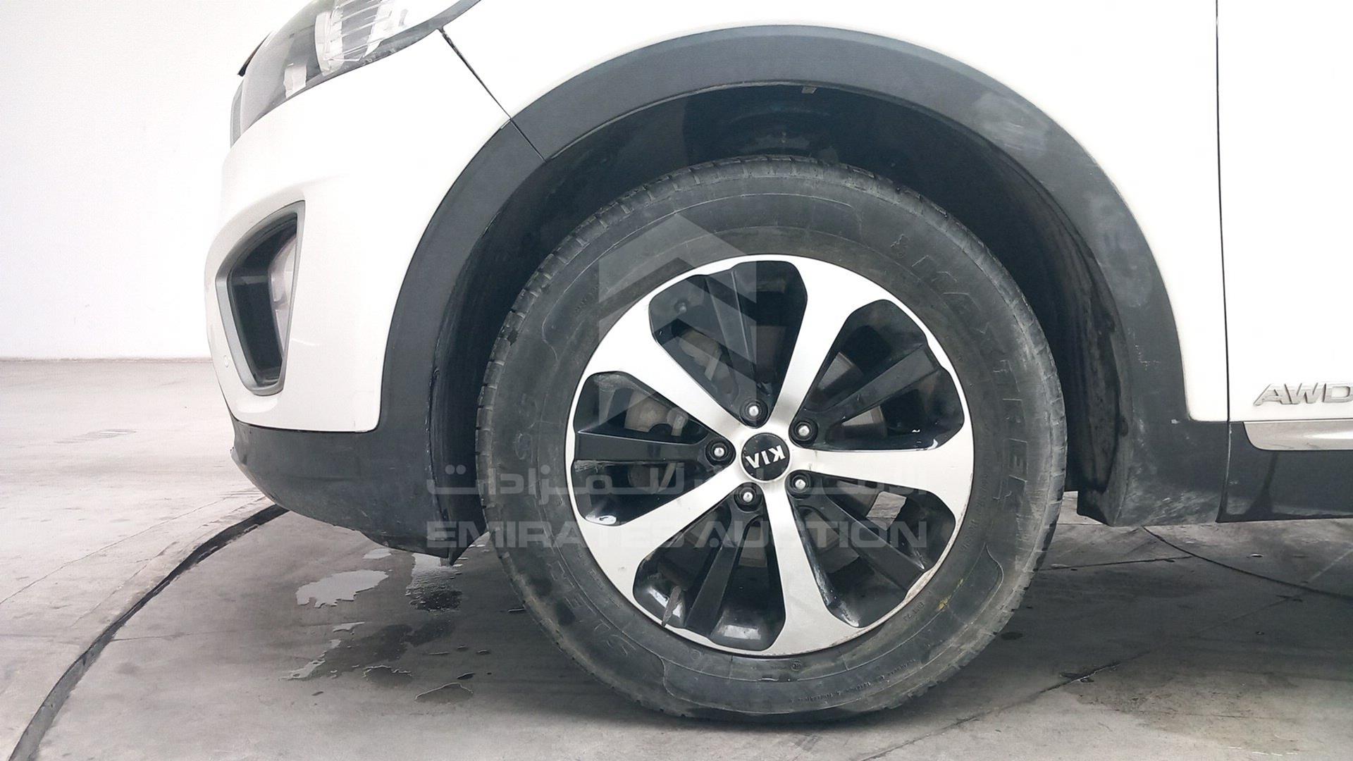 2016 KIA SORENTO VIN: KNAPH8147G5100839