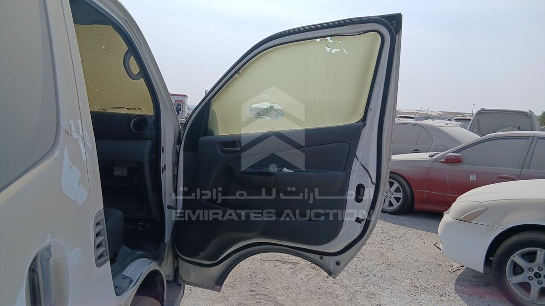 نيسان إن في 350 2015 — الباب الأمامي الأيمن — صورة 20